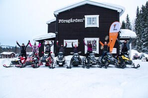 Snowmobiling - Försgården Bed & Breakfast (Transtrand)