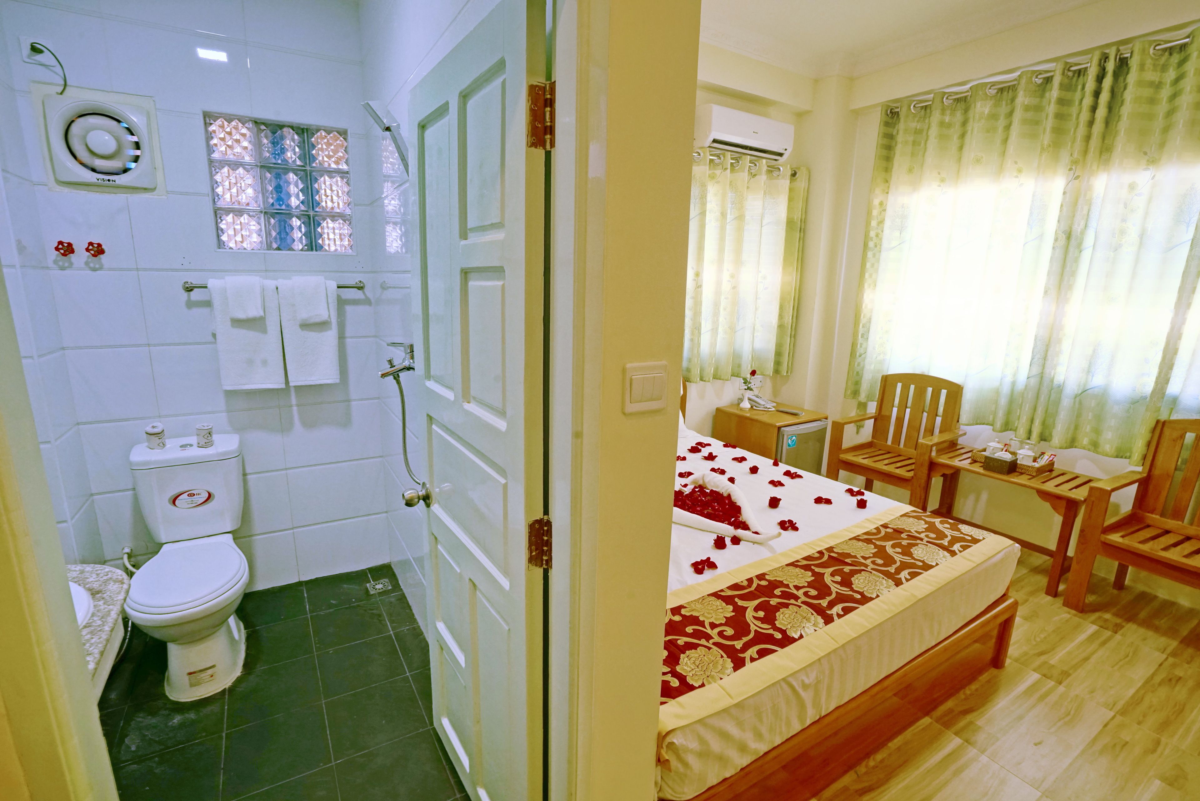 superior double room | floor plan