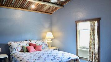 In-room safe, iron/ironing board, bed sheets