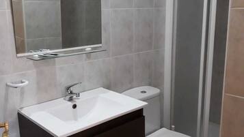 Double or Twin Room | Bathroom | Shower, free toiletries, hair dryer, towels