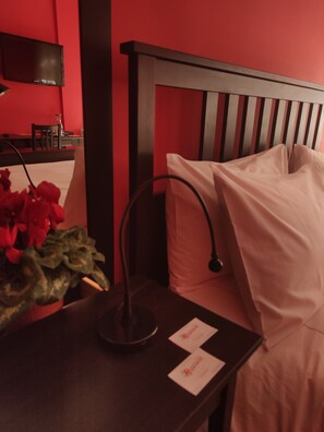 2 bedrooms, premium bedding, down comforters, Select Comfort beds - B&B 120 Rodionoff - connection to Airport and Mondello Beach (Palermo)