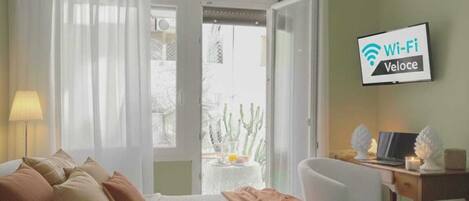 2 habitaciones, cortinas blackout y sistema de insonorización