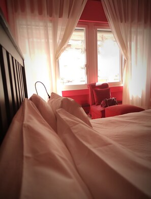 2 bedrooms, premium bedding, down comforters, Select Comfort beds - B&B 120 Rodionoff - connection to Airport and Mondello Beach (Palermo)
