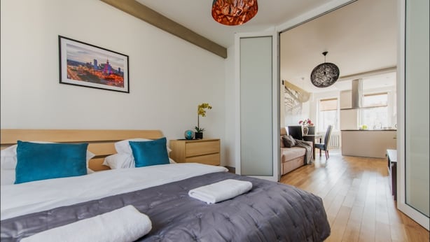 Classic Apartment | Iron/ironing board, WiFi (free), bed sheets - P&O Apartments Chmielna 1 (Warsaw)