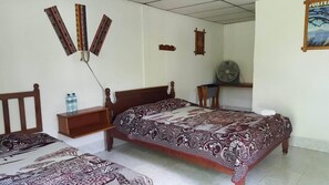In-room safe, bed sheets - La Casa de Don David (Flores)