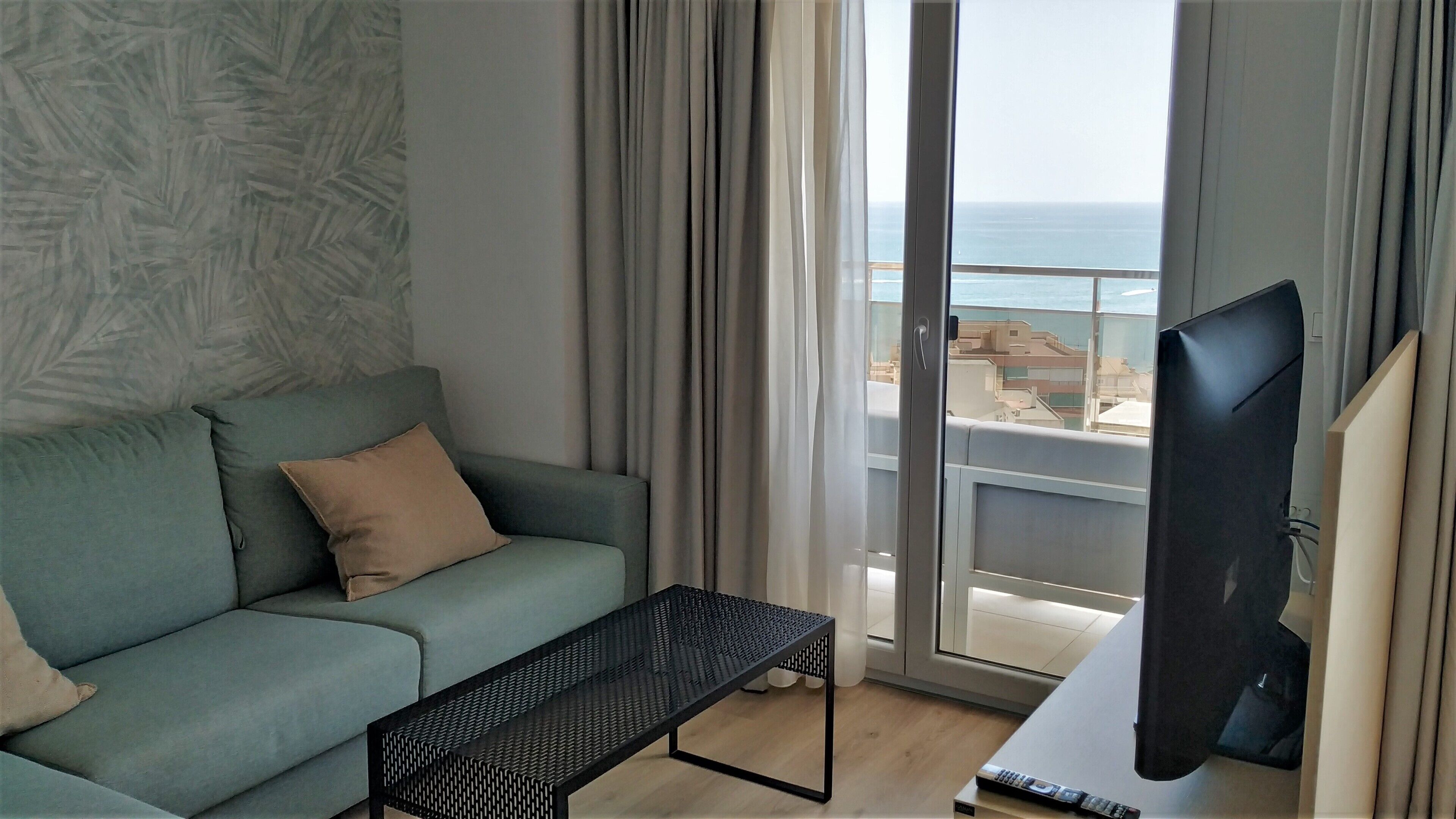 Penthouse Premium, Terraza | Área de sala de estar | Smart TV de 42 pulgadas con canales vía satélite y televisión 