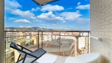 Premium Apartment, 1 Bedroom, Balcony, Corner | Balcony