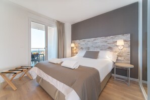 Appartamento Premium, 1 camera da letto, vista mare, piano elevato | Biancheria in cotone egiziano, biancheria da letto di alta qualità
