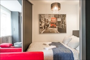 Klassiek appartement | Geluiddichte muren, een strijkplank/strijkijzer, gratis wifi, beddengoed