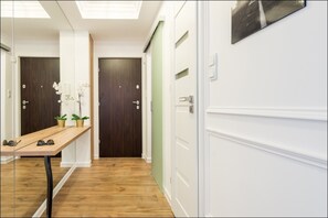 Hallway - P&O Apartments Emilii Plater 3 (Warsaw)