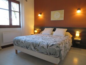Free WiFi, bed sheets - Auberge D'ici & D'ailleurs (Cressensac-Sarrazac)