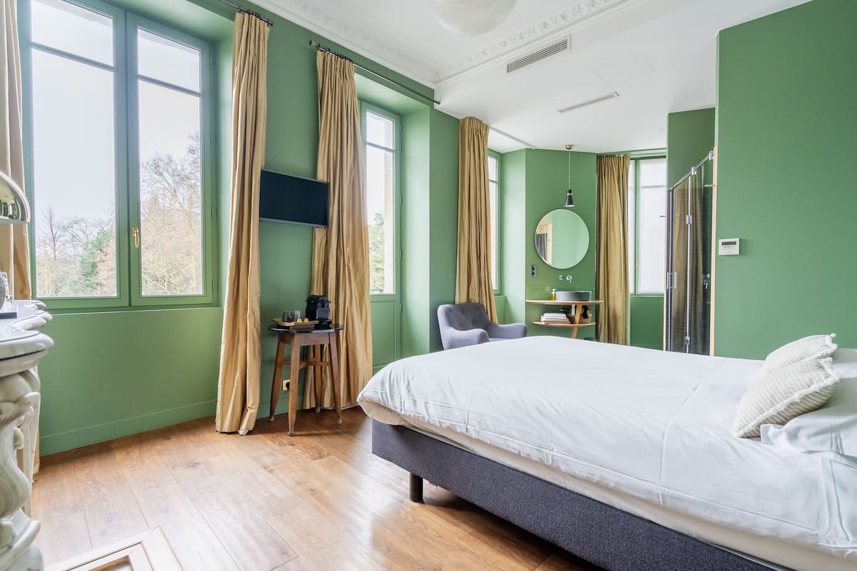 Deluxe Double Room, Balcony (Jardin Public) | 1 bedroom