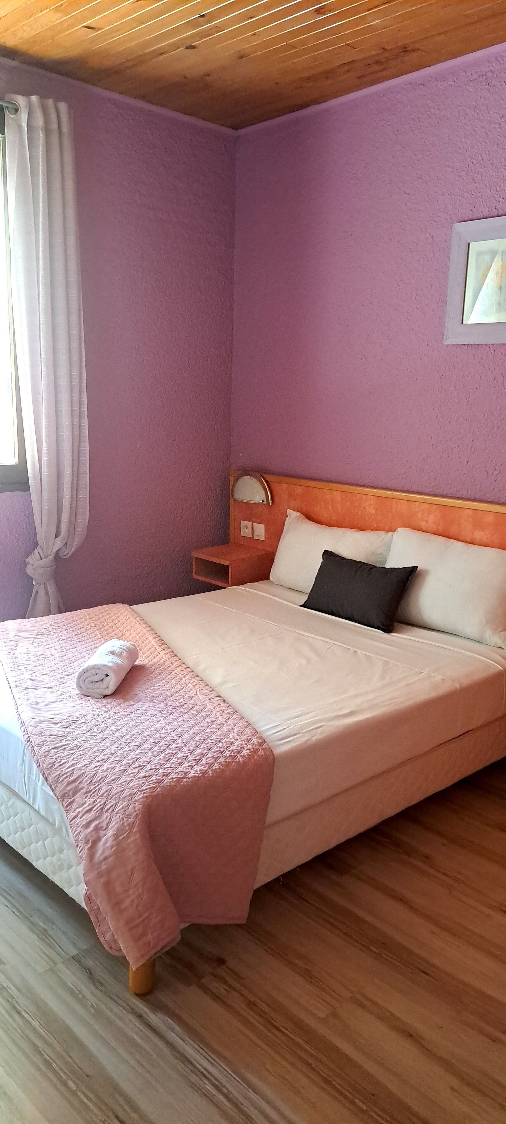 Doppelzimmer | Schreibtisch, Bügeleisen/Bügelbrett, kostenloses WLAN, Bettwäsche