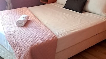 Doppelzimmer | Schreibtisch, Bügeleisen/Bügelbrett, kostenloses WLAN, Bettwäsche