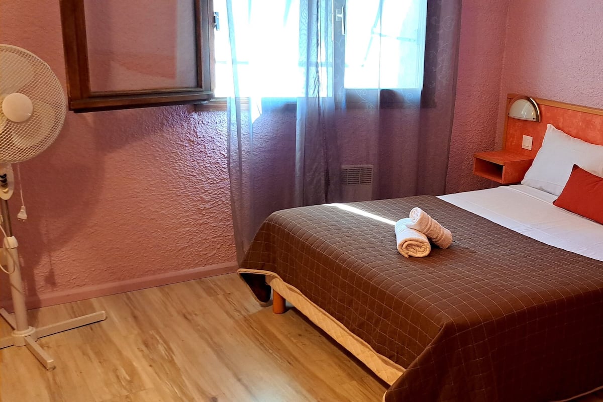Desk, iron/ironing board, free WiFi, bed sheets