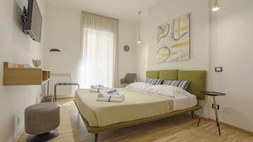 Biancheria da letto di alta qualità, una scrivania, Wi-Fi gratuito