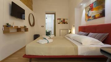 Deluxe Suite, 1 Queen Bed with Sofa bed | Premium bedding, desk, free WiFi, bed sheets
