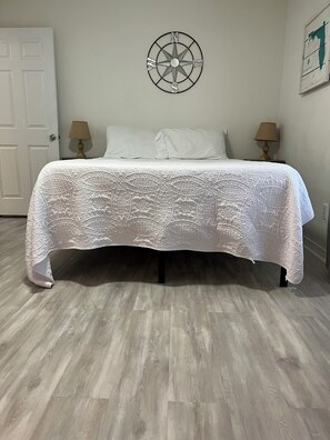 1 dormitorio, tabla de planchar con plancha, wifi gratis y ropa de cama