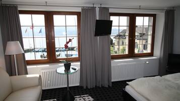 In-room safe, desk, iron/ironing board, free WiFi