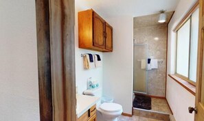 Ensemble douche/baignoire, serviettes fournies