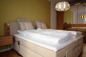 อพาร์ทเมนท์ (W45, incl. end cleaning fee €91) | 2 ห้องนอน, เครื่องนอนป้องกันสารก่อภูมิแพ้, ผ้าม่านกันแสง, ห้องเก็บเสียง