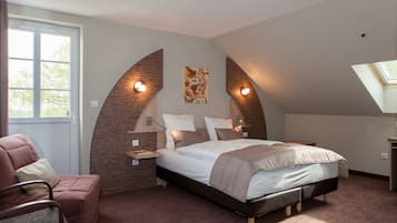 Standaard kamer, 1 tweepersoonsbed of 2 eenpersoonsbedden, balkon | Individueel gedecoreerd, individueel gemeubileerd, een bureau