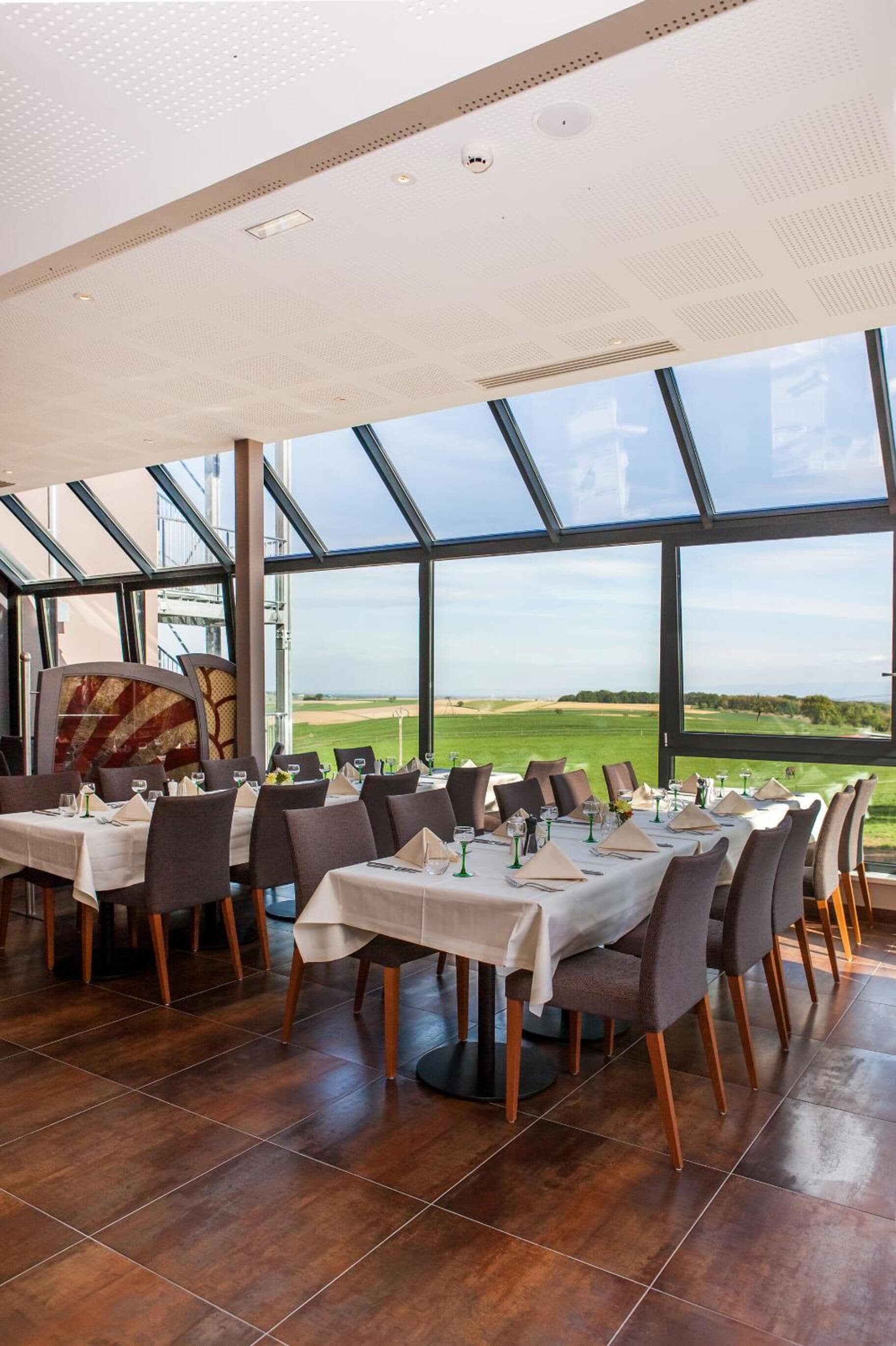 Lunch and dinner served