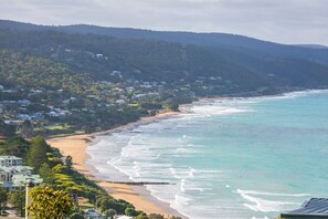 Beach - The George (Lorne)