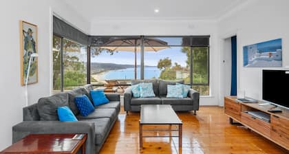 The George - Spacious With a View and Free WIFI