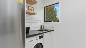 Interior - The Blue House - Central Location & Free WIFI (Apollo Bay)