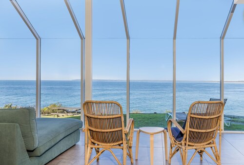 Neptune - Absolute Beachfront - Stunning Views