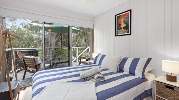 2 bedrooms, iron/ironing board