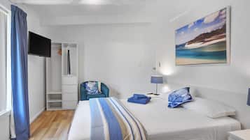 5 camere, tende oscuranti, ferro/asse da stiro, accesso a Internet