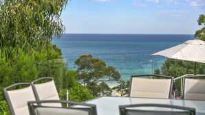 Outdoor dining - Morningside (Lorne)
