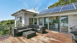 Outdoor dining - Sands End - Amazing Views (Wye River)