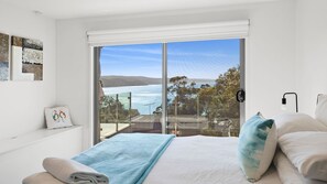 3 bedrooms, iron/ironing board, Internet, bed sheets