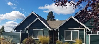 LOCATION! WALK TO DOWNTOWN AND OLD MILL - ONE BEDROOM ONE BLOCK FROM THE RIVER