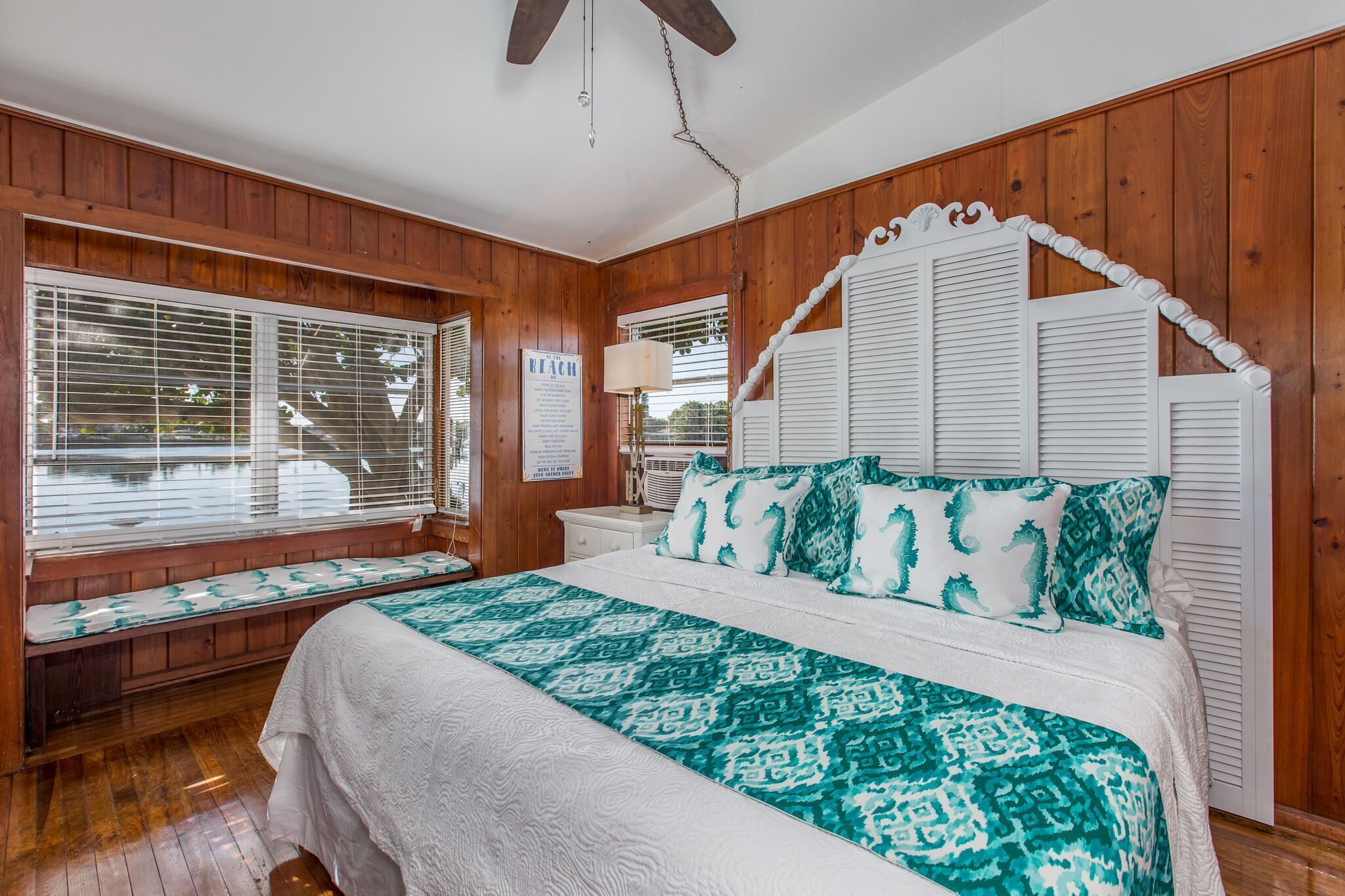 2 bedrooms, iron/ironing board, WiFi