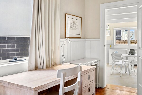 A room with a desk, chair, and a framed picture on the wall. - The White House -Prime Location & Oozing Character (Apollo Bay)