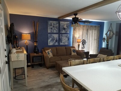 "JUly 2026" SPECIAL" 100% Remodeled, Beachfront View Condo-Book Now