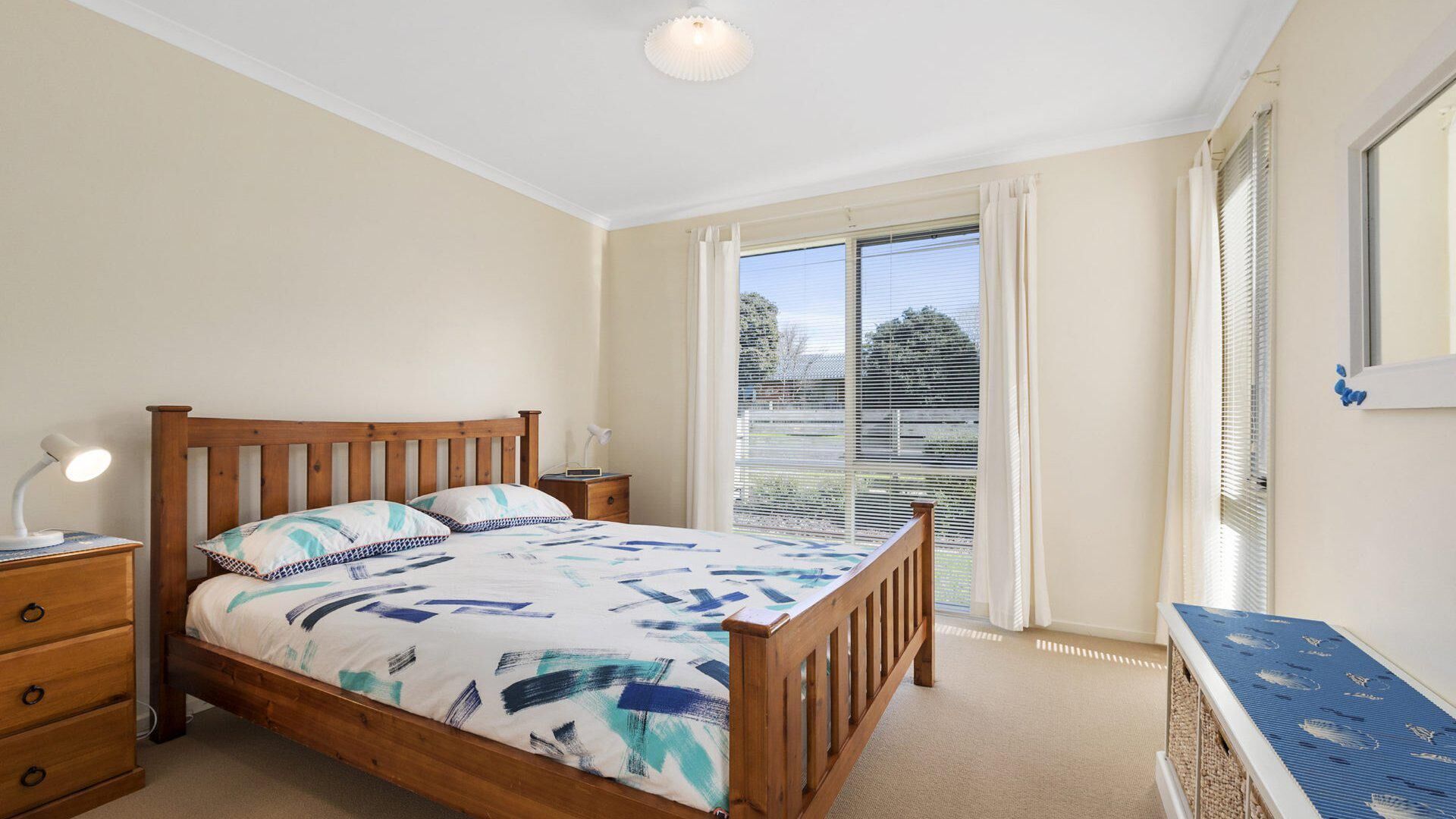 3 bedrooms, iron/ironing board, bed sheets