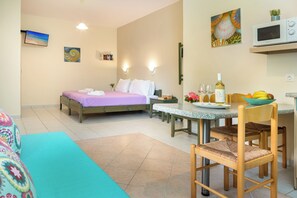 Safe på rommet, strykejern/-brett, wi-fi og sengetøy