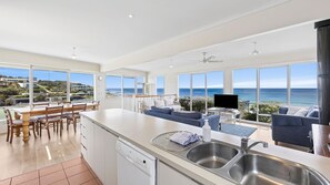 Interior - Beach View - Combining great views while being only a 1 minute walk to the Fairhaven Beach (Fairhaven)