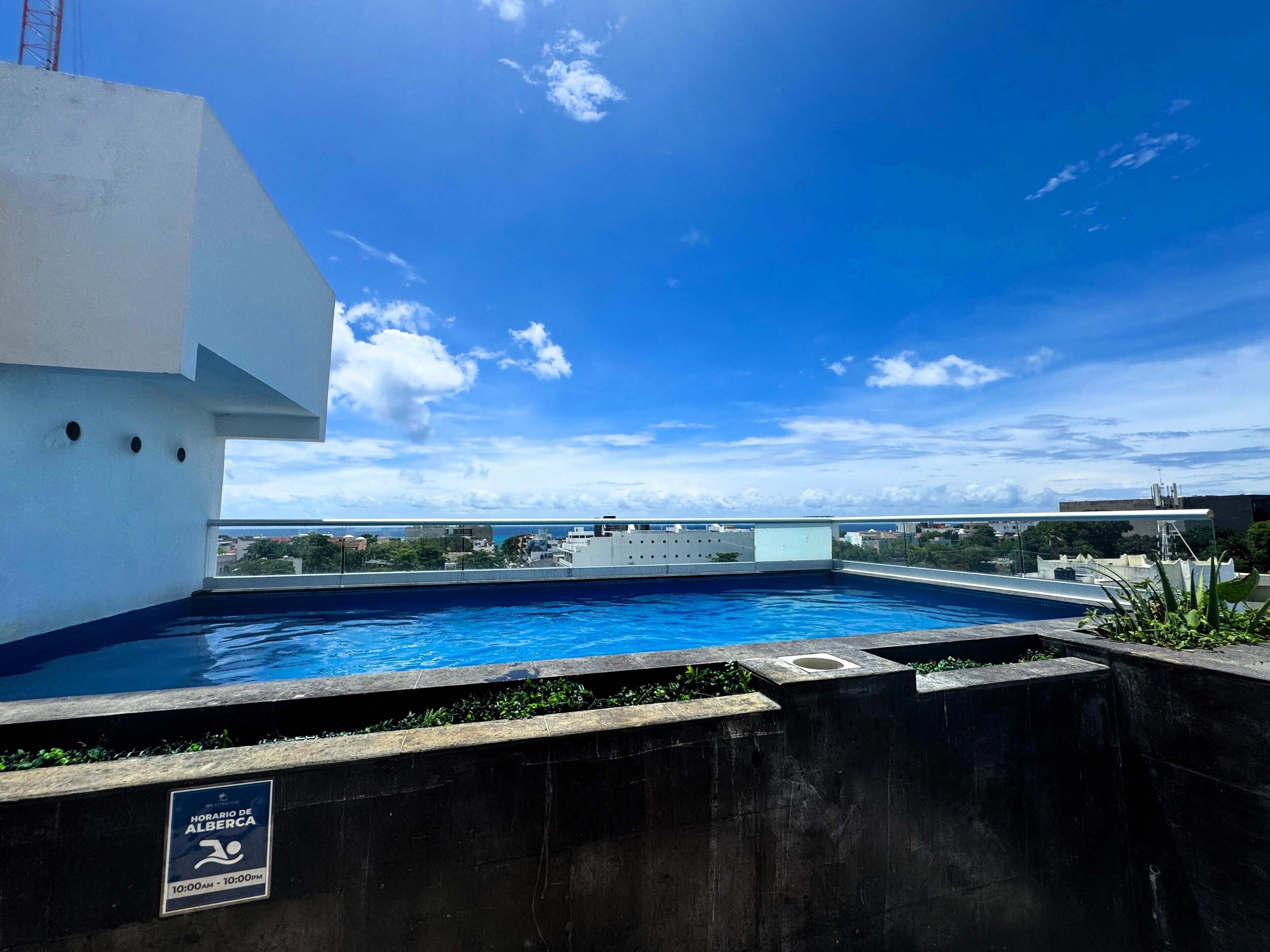 outdoor pool, open 8:00 am to 10:00 pm, pool loungers