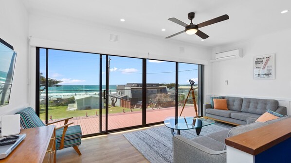 TV, Netflix, DVD player, streaming services