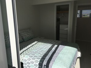 2 makuuhuonetta, silitysrauta/-lauta, Wi-Fi, vuodevaatteet