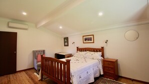 4 chambres, fer et planche à repasser, accès Internet