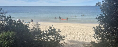 Burrill's Cedar Cottage - Walking Distance to Water