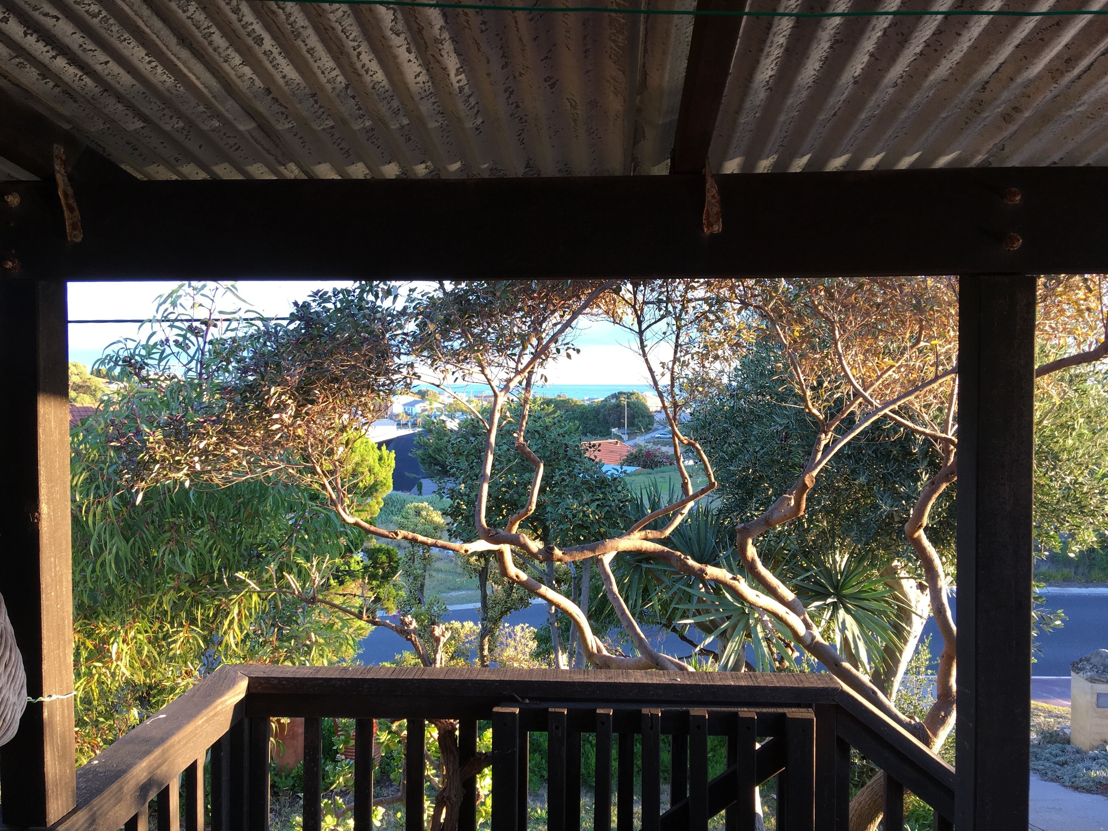 The blue beach house — image 19