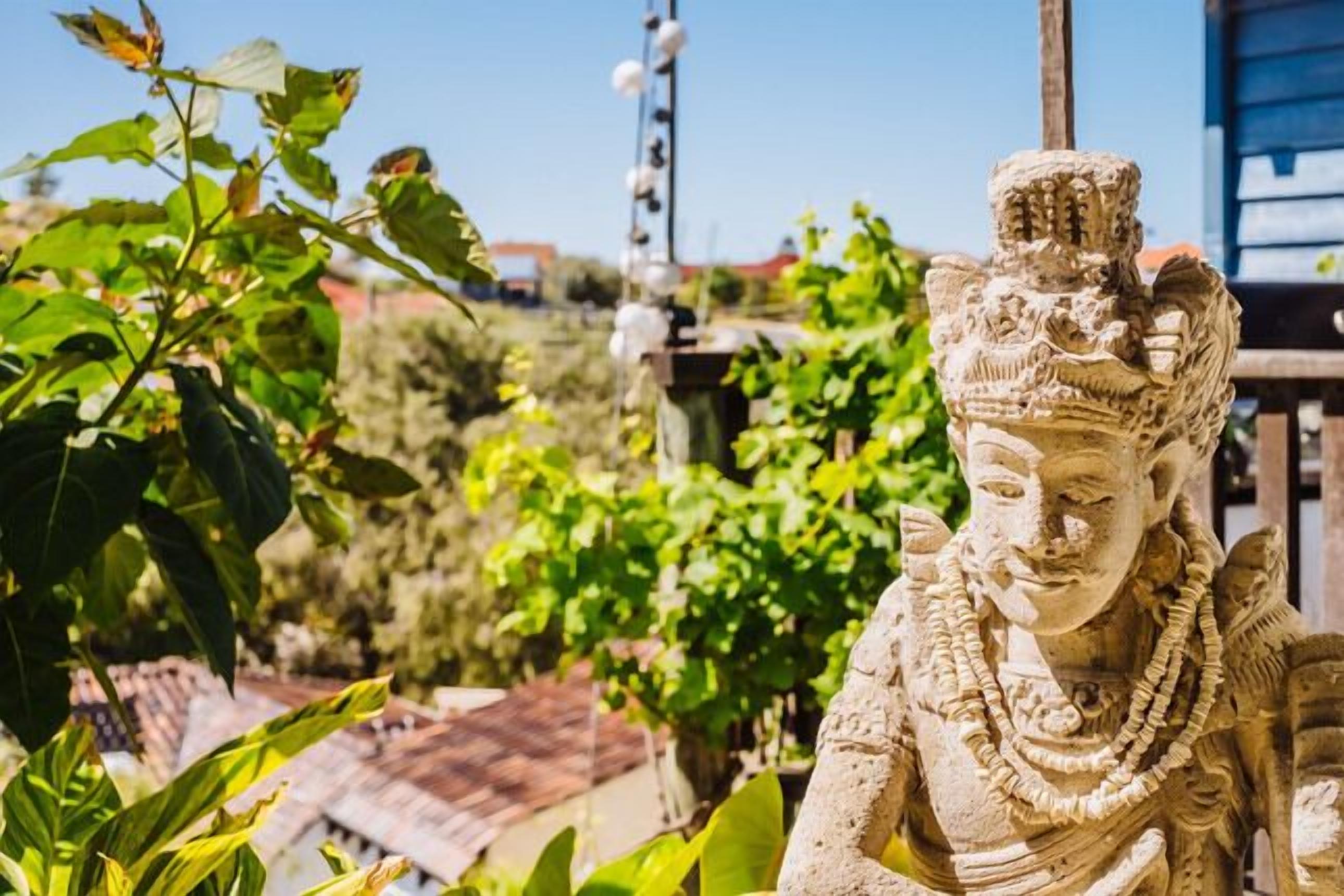 The blue beach house — image 21